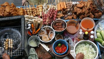 Liburan ke Luar Negeri Tetap Hemat, Simak 6 Trik Cerdas Mengatur Budget Makan