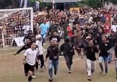 Kericuhan Sepak Bola Tarkam di Purbalingga: Wasit Dikeroyok Suporter hingga Masuk Rumah Sakit