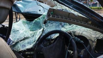 Kecelakaan Maut di Tol Cijago: Toyota Avanza Hantam Truk, Satu Orang Dilaporkan Tewas