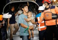 Evakuasi Dramatis, Ratusan Korban Kebakaran KMP Mutiara Santosa II Tiba di Surabaya
