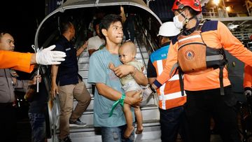 Evakuasi Dramatis, Ratusan Korban Kebakaran KMP Mutiara Santosa II Tiba di Surabaya