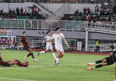 Jelang Duel Lawan Timnas Indonesia, Kiper Anyar Vietnam Pilih Fokus Tim daripada Mitchell Baker