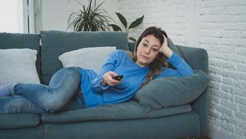 Terlalu Sering Nonton TV Berisiko Menyusutkan Otak, Begini Penjelasannya