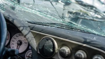 Jalan Bergelombang Picu Truk Terguling di Akses Tol Japek Karawang