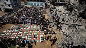 Tragedi Kemanusiaan: 112 Jenazah Korban Reruntuhan di Gaza Dimakamkan Secara Massal