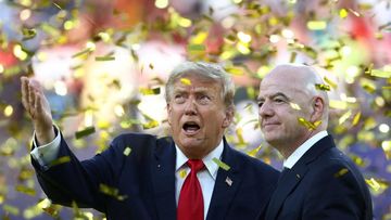 Luis Figo Desak Gianni Infantino Mundur dari Kursi Presiden FIFA