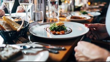 Sensasi Unik, Restoran di Florida Ini Izinkan Pengunjung Makan Steak Tanpa Busana