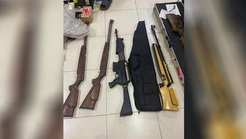 Polisi Selidiki Temuan Ratusan Senjata di Yayasan Sekolah Jaksel, Diduga Barang Impor