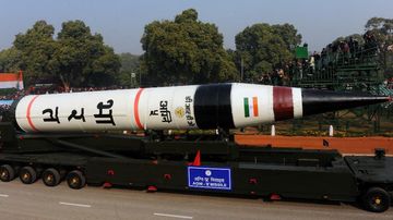 Perkuat Pertahanan, India Sukses Uji Coba Rudal Balistik Agni-4 Berkemampuan Nuklir