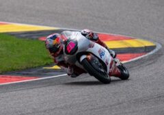 Tampil Memukau di Moto3 Inggris 2026, Veda Ega Pratama Amankan Posisi Tiga Besar